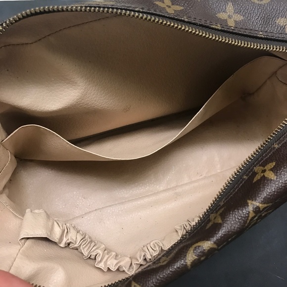 Louis Vuitton travel case - Picture 6 of 8